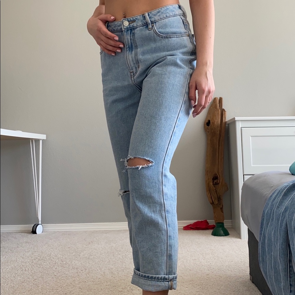 Pacsun size 28 ripped mom jeans